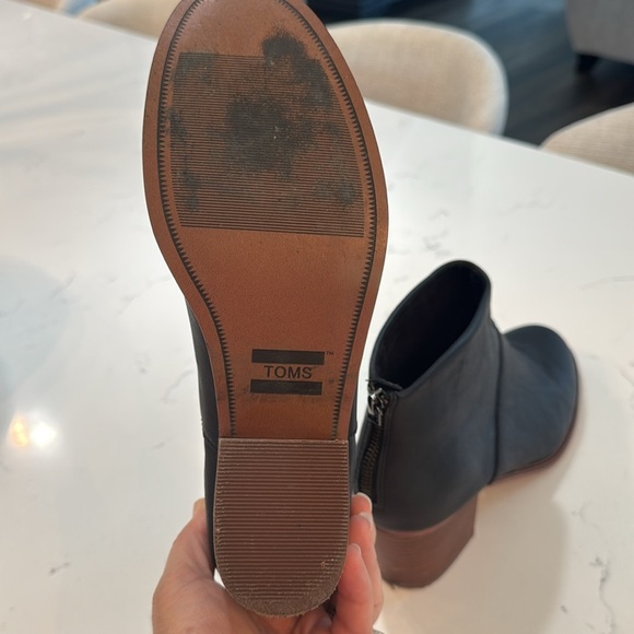 Tom’s black boots with brown heel.  Women’s size 9. Great used condition! - Picture 9 of 9